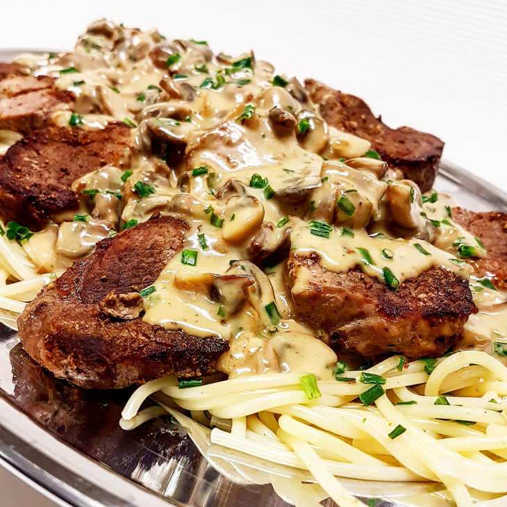 Lottas Kr miga Pasta Med Champinjoner Och Fl skfil 