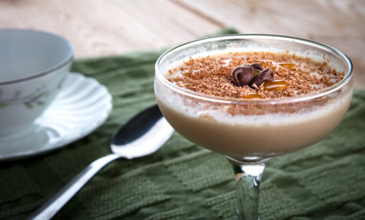 Espressopannacotta med choklad och amaretto Espressopannacotta med choklad och amaretto